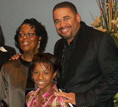 Deborah Smith Pollard and Byron Cage with contest winner